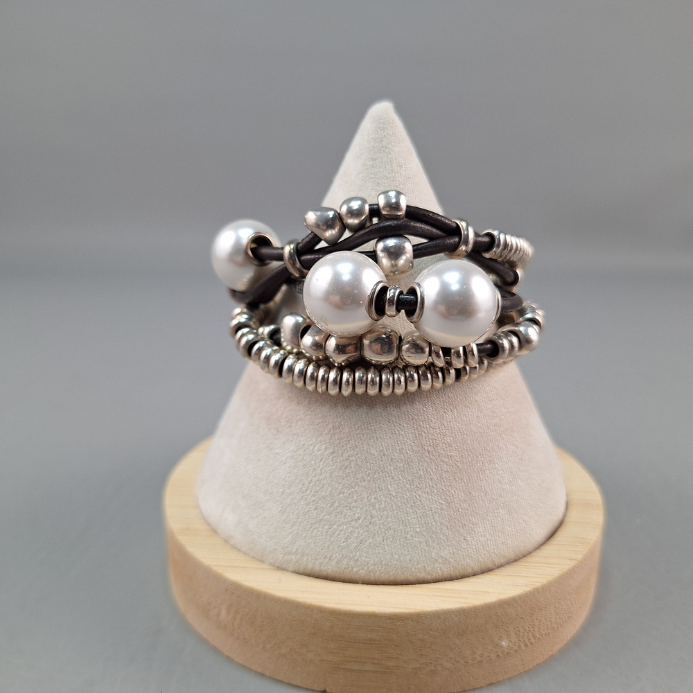 UNO de 50 Orion Bracelet Silver Plated White Pearl Leather Multistrand Beaded